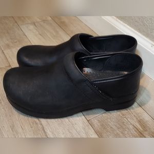 Dansko Leather Clog Women's Professional Black Oiled Size 42 US 12 Slip-on shoes